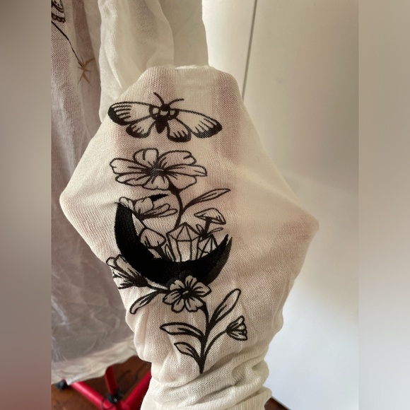 Torrid sheer white long sleeve top - Picture 4 of 6